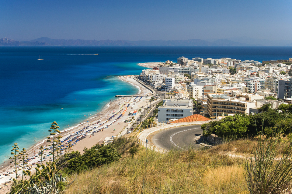 그리스 정부, 무분별한 관광 개발 통제 시도