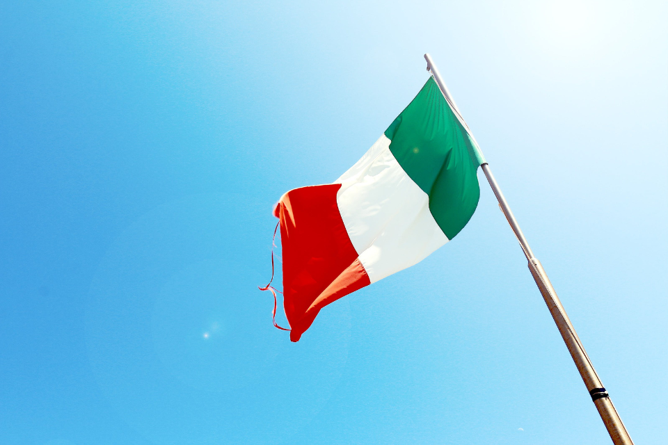이탈리아의 2024년 취업 비자 추첨에 60만 건이 넘는 신청이 몰립니다.