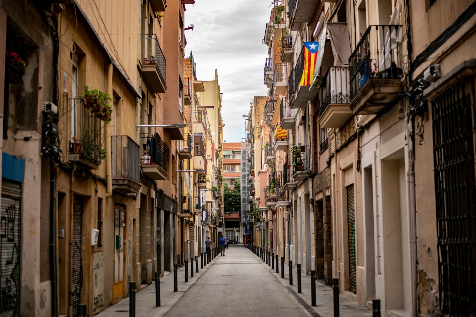 바르셀로나, 주택 위기 해결을 위해 관광용 아파트 건설 금지